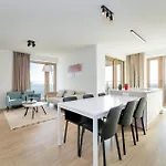 La Brisa - Luxe, Balcony And Stunning Views - Free Parking * Ostende