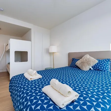 La Brisa - Luxe, Balcony And Stunning Views - Free Parking